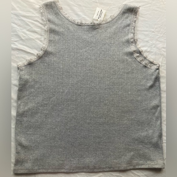 [FREE w/bundle PURCHASE]- NWT TILLY’S Girls Gray Lace Top, Girly Lace Tank - Picture 2 of 2